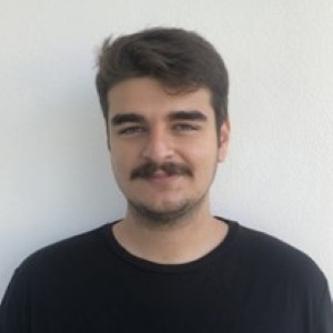 Bartu Ersen headshot