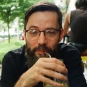 Piotr Kawulok headshot